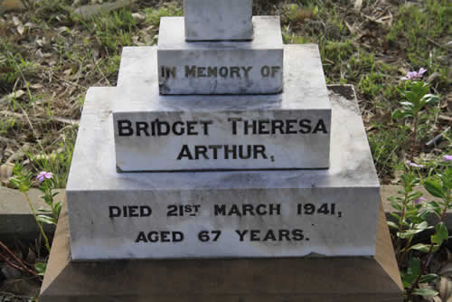 Burial Tombstone Image - default