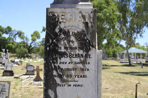 Burial Tombstone Image - default