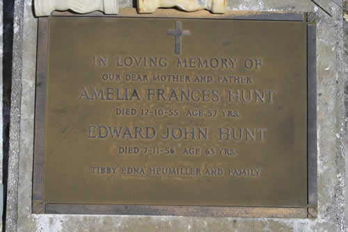 Burial Tombstone Image - default