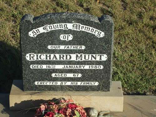 Burial Tombstone Image - default